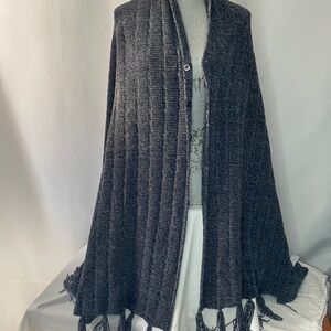 Beautiful Sweater Knit Wrap, Gray/Black, One Size, NWT